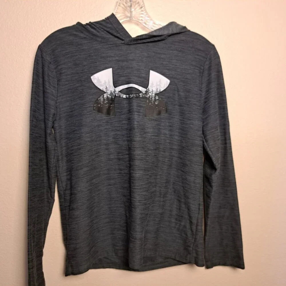 Under Armour youth Large Long Sleeve shirt with hood grey and black mountians